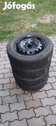 Téli kerék 185/60 r15 et39 4x100 acél felnin toyota yarishoz