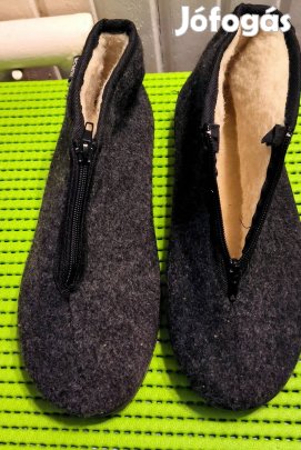 Téli papucs 45-ös méretben eladó