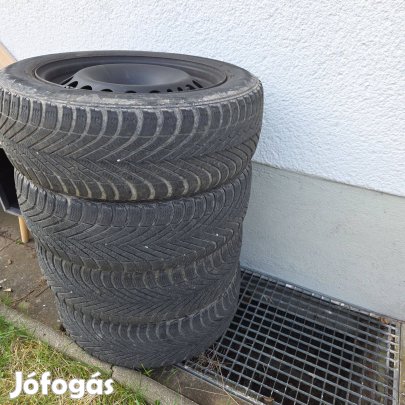 Téligumi acélfelnin