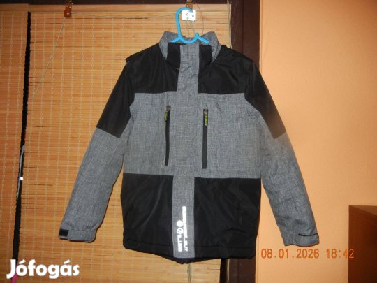 Télikabát kapucnis téli kabát fiú 134-es