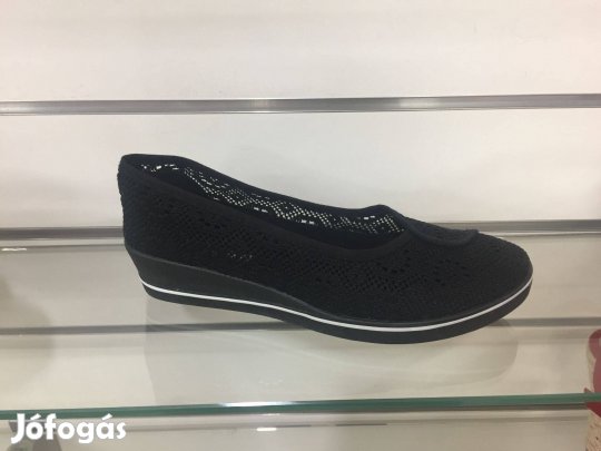 Telitalpú csipkés női utcai cipő !38/39/40