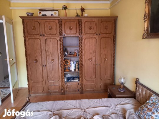 Teljes, megkímélt Koloniál hálószoba garnitúra eladó