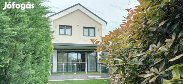 Teljes berendezéssel, új ház, azonnal költözhető!