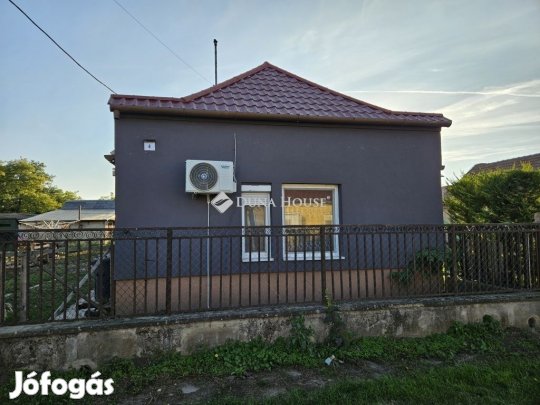 Teljes körűen felújított !!