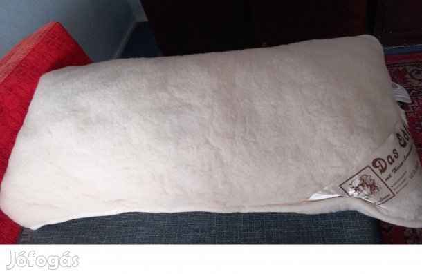 Teljesen új 100 % -os gyapjú félpárna