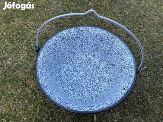 Teljesen új, 10 literes zománcozott bogrács