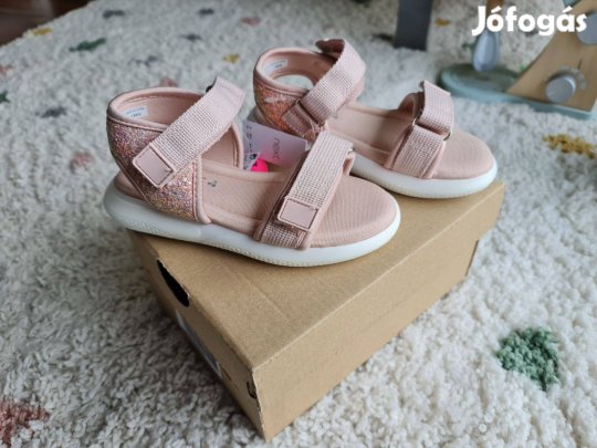 Teljesen új, átnőtt Next 26,5-es kislány szandál eladó