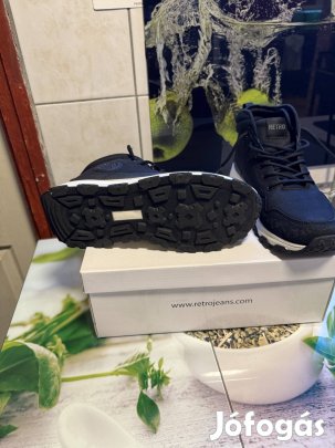Teljesen új, egyszer sem viselt Retro téli bakancs
