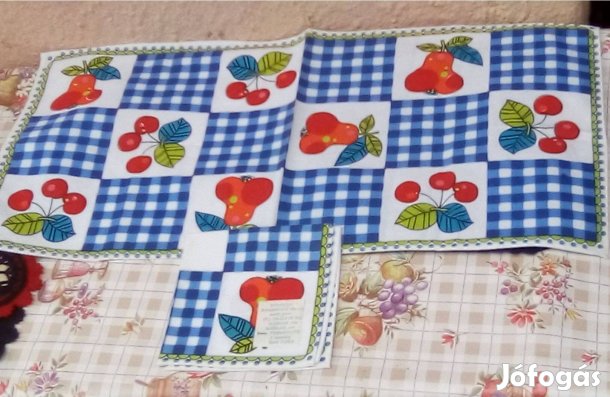 Teljesen új állapotú konyhai terítő szett