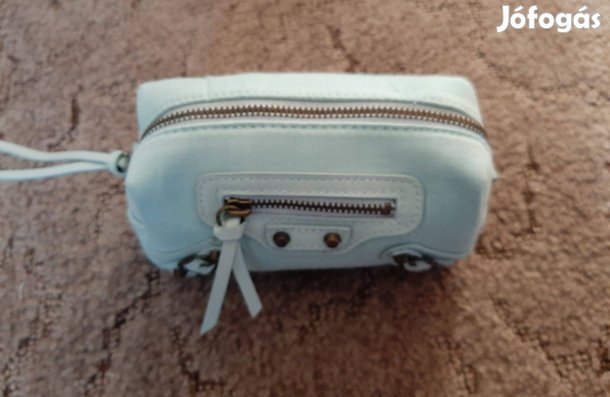 Teljesen új női neszeszer - mérete: 15 x 11 x 6 cm + illatminta