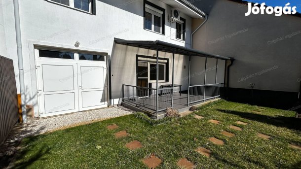 Teljeskörűen felújított 200 m-es családi ház kiadó