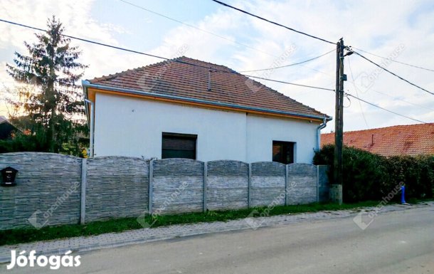 Teljeskörűen felújított nappali+2 szobás családi ház Sajóbábonyban