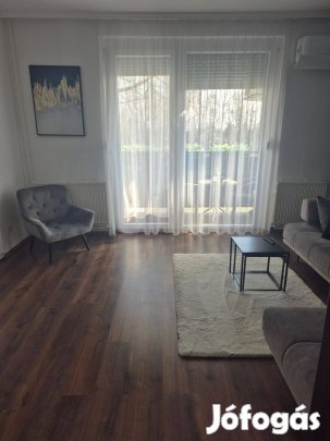 Teljeskörűen felújított tócóvölgyi lakás