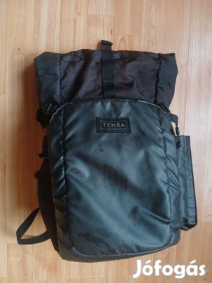 Tenba fulton 10l-es táska