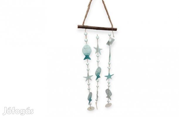 Tengeri szélcsengő fa elemekkel és türkiz díszekkel