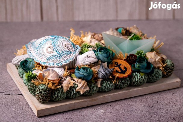 Tengerparti tál teknőssel és gyertyával