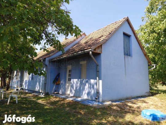 Tengődi családi ház