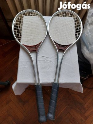 Teniszütő pár