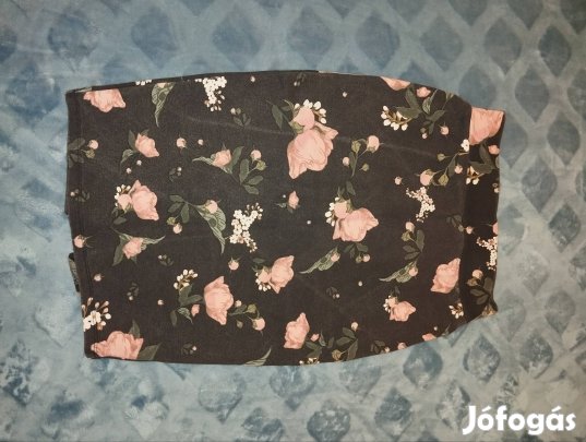 Térdig érő szoknya