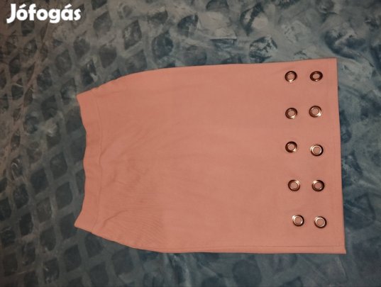 Térdig érő szoknya 