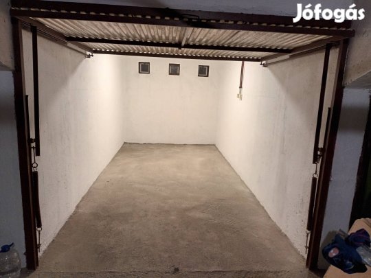 Terem Garázs Eladó jó helyen .