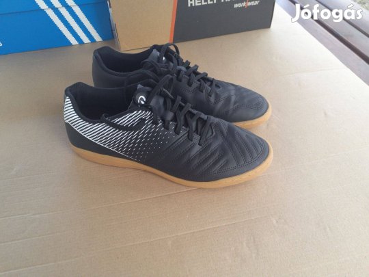 Terem cipő 42-es méretben