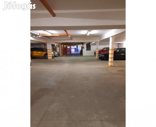 Teremgarázs Kiadó a Szigeti úton.