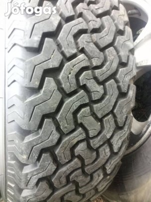 Terepjáró gumi 4 évszakos újszerű állapotban 4 db 235/70-r16 eladó!