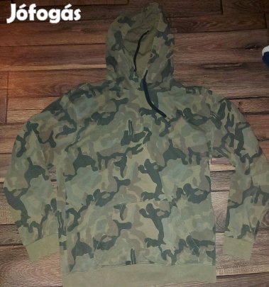 Terepmintás kapucnis pulóver