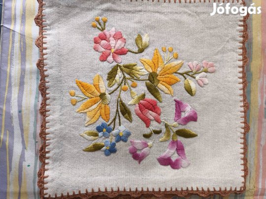 Terítő, kocka alakú 