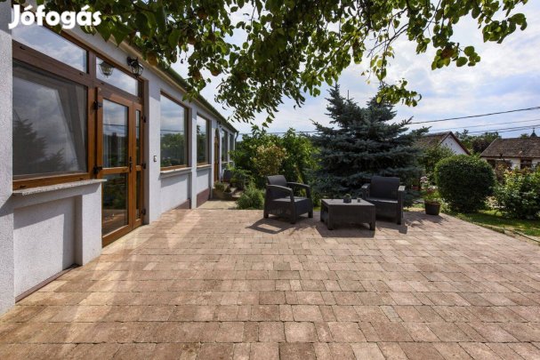 Térkövek. Savaria térkő fahéj, országos szállítással 3 raklap mennyisé