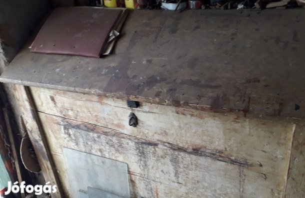 Terménytároló "hombár"