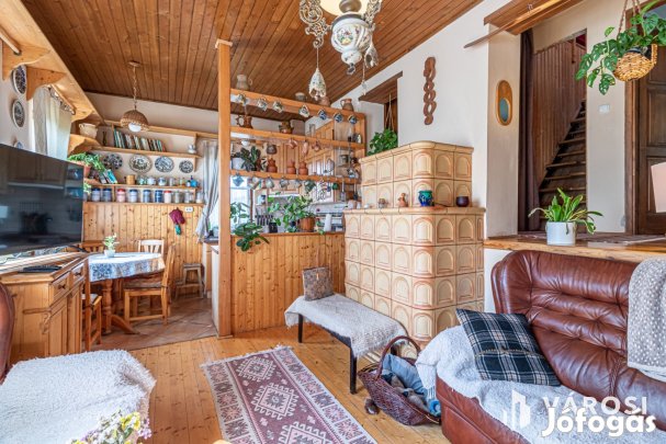 Természetes anyagokból készült családi ház Szatymazon!