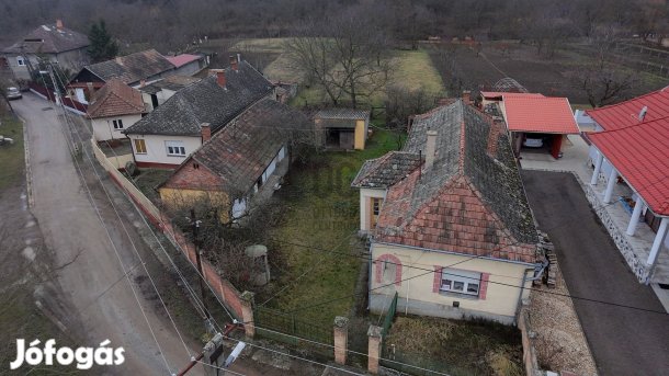 Természetközeli családi ház eladó Gyöngyöspatán, csendes, eldugott utc