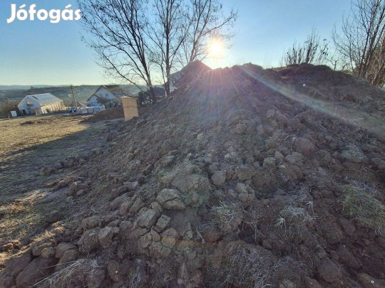 Termőföld töltésnek