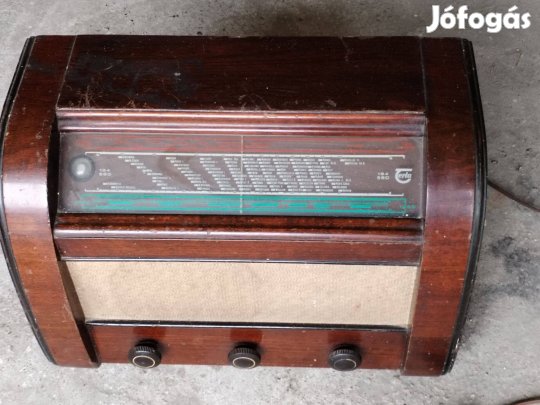 Terta régi rádió müködik