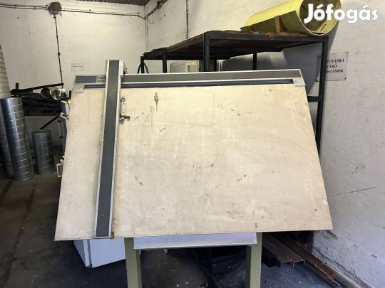 Tervező asztal állítható