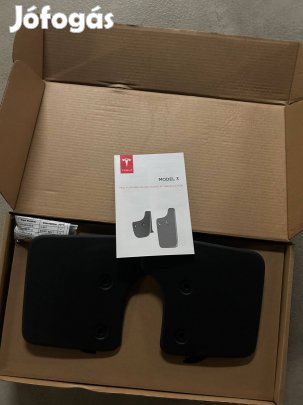 Tesla Model 3 első sárfogógumi