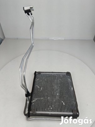 Tesla Model 3 klímahűtő (használt) AMD145797