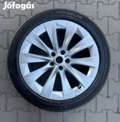 Tesla Model X Slipstream felni kerek 20 coll 255/45 R20 gumival