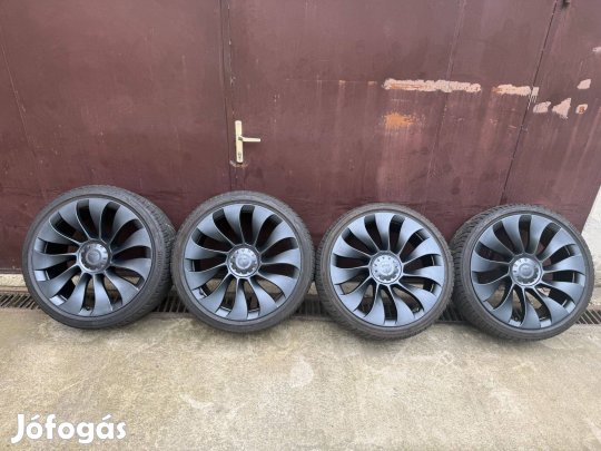 Tesla Model Y Performance 21" Überturbine téli garnitúra jó állapotban
