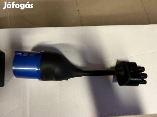 Tesla UMC2 töltőhöz való kék adapter 32A Blauer Adapter - 32A 23 eFt e