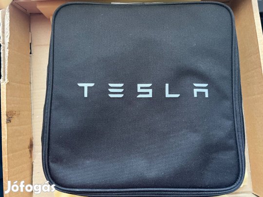 Tesla UMC 2 gyári új töltő Tesla Type 2 otthoni töltő 1121254-00-G 75e