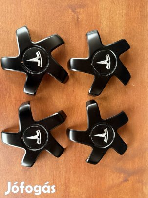 Tesla felni közép csavartakaró gyári