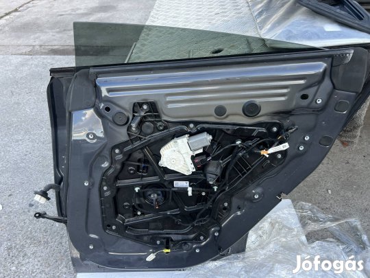 Tesla model y jobb hátsó ajtó minden alkatrésze