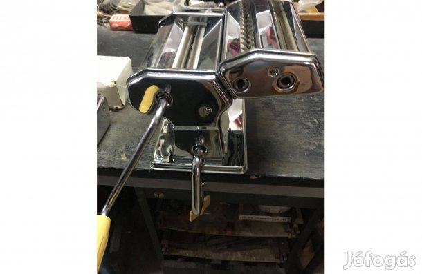 Tésztakészítő (kézi)