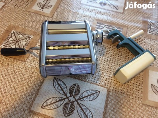 Tésztanyújtó gép