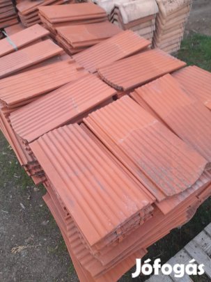 Tetőcserép 300db ujszerű állapotban elado.Szállitás megoldhato.