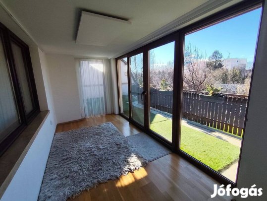 Tetőteraszos lakás Győr-Nádorvárosban