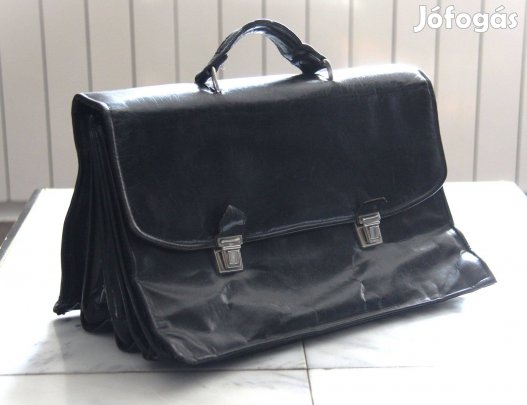Tevebőrből készíttetett férfi ügyvédi táska